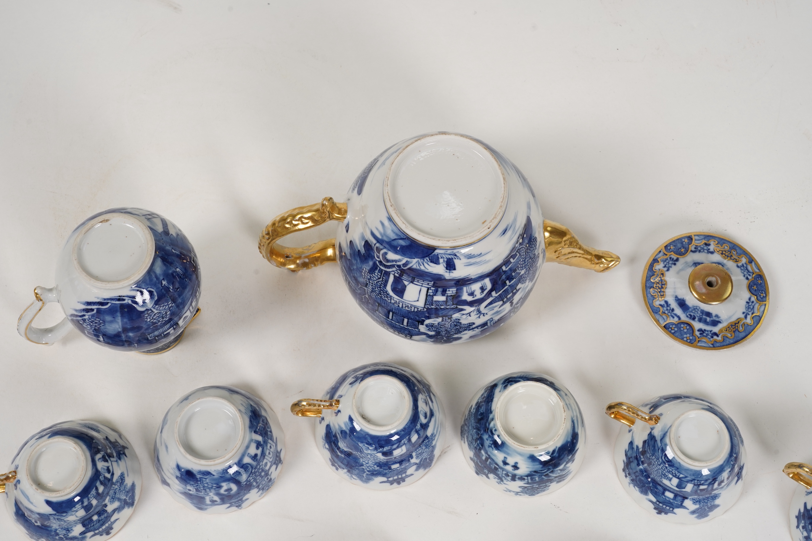 A group of Chinese gilt-decorated blue and white tea wares, Qianlong period